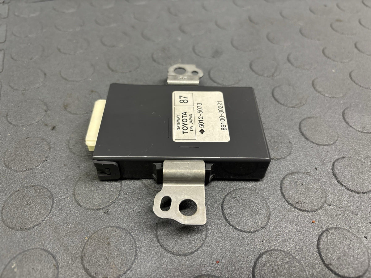 2015 - 2019 LEXUS RC300 IS350 GATEWAY NETWORK CONTROL MODULE 89100-30221