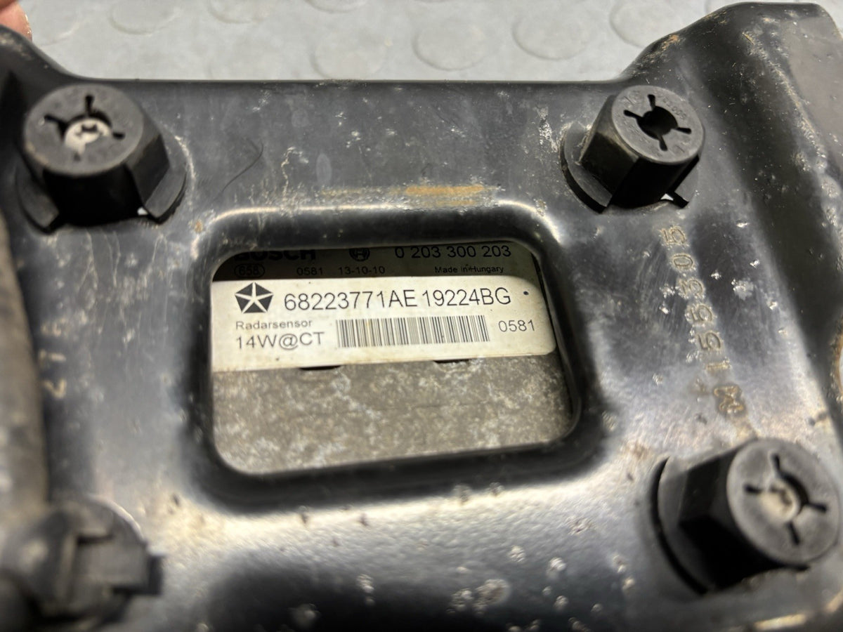14 15 Durango Grand Cherokee Adaptive Cruise Control Radar Sensor 68223771AE