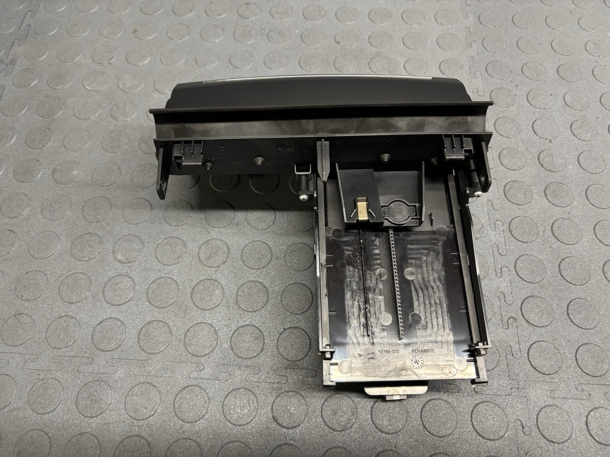 14-20 MASERATI Ghibli Dash AUX USB Phone Storage Box Compartment