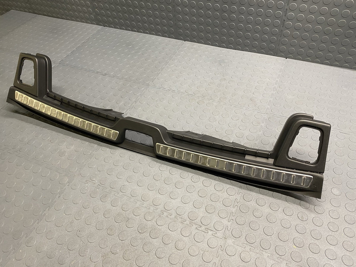 VOLVO V90 D4 REAR BOOT SILL TRIM LOADING PLATE PANEL 39840924  2016-2020