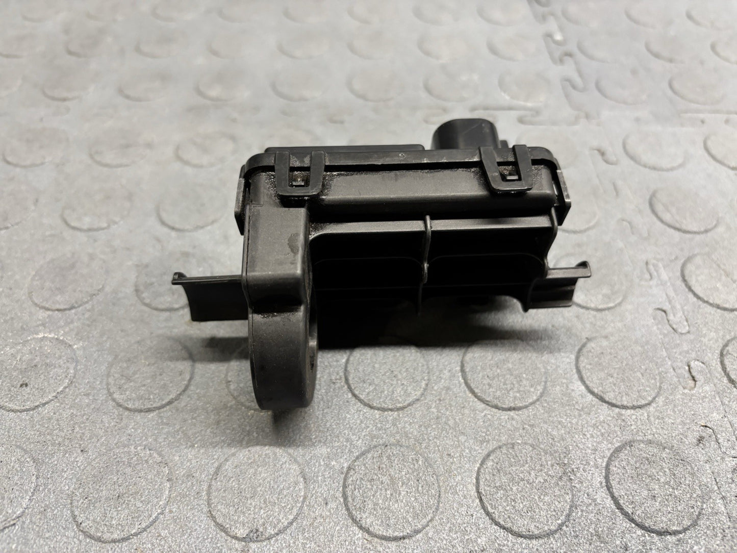 2004-2006 Silverado Sierra Tahoe SARVC Battery Control Module 15263889 15137027