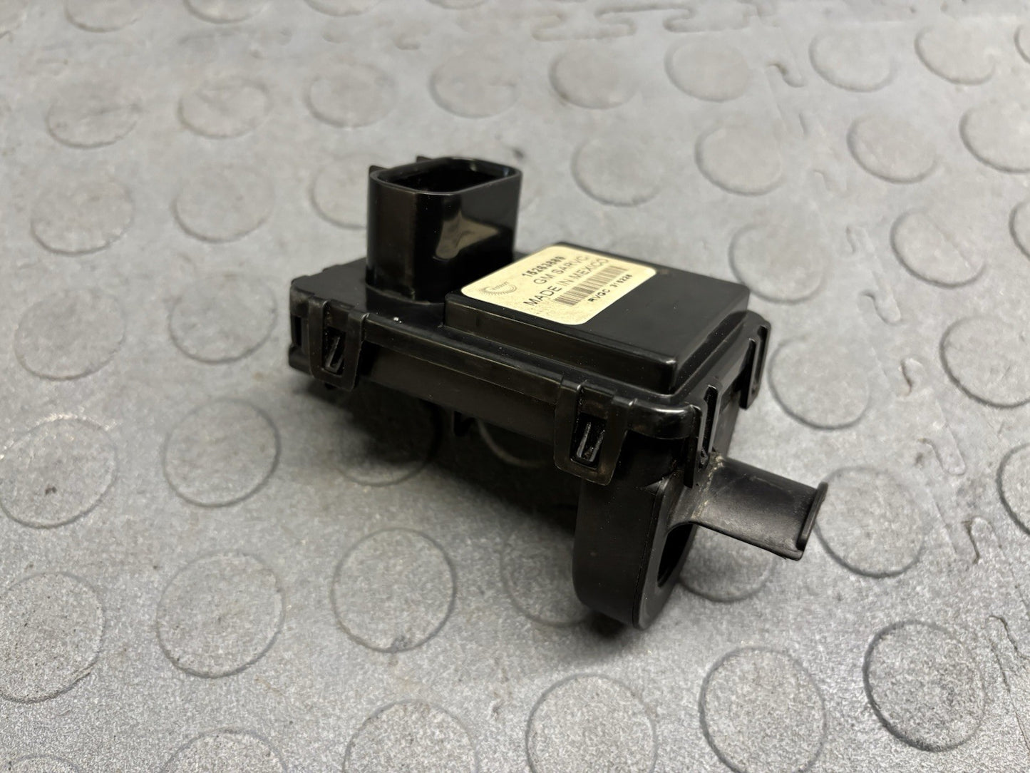 2004-2006 Silverado Sierra Tahoe SARVC Battery Control Module 15263889 15137027