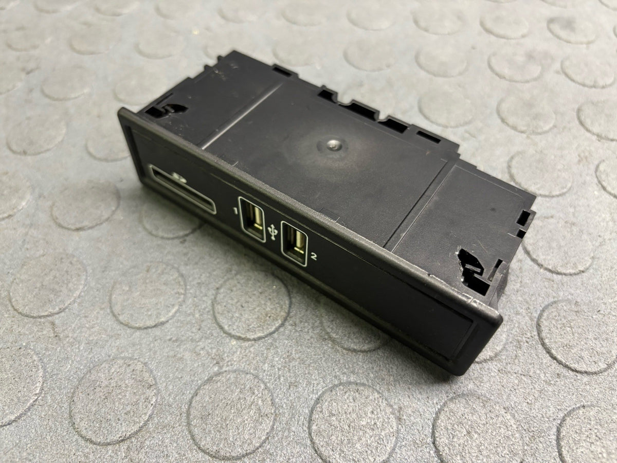 MERCEDES E CLASS E63 W213 2018-2021 USB AUX SD CARD PORT PANEL A2138200401