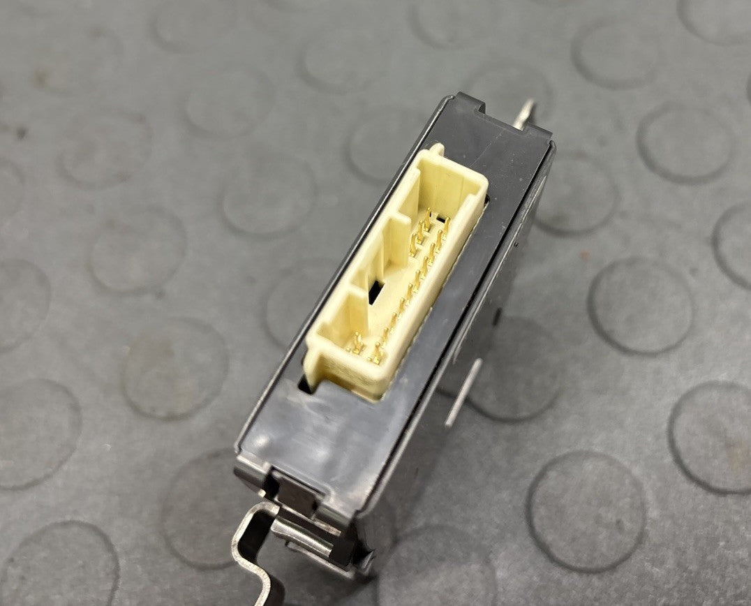 2015 - 2019 LEXUS RC300 IS350 GATEWAY NETWORK CONTROL MODULE 89100-30221