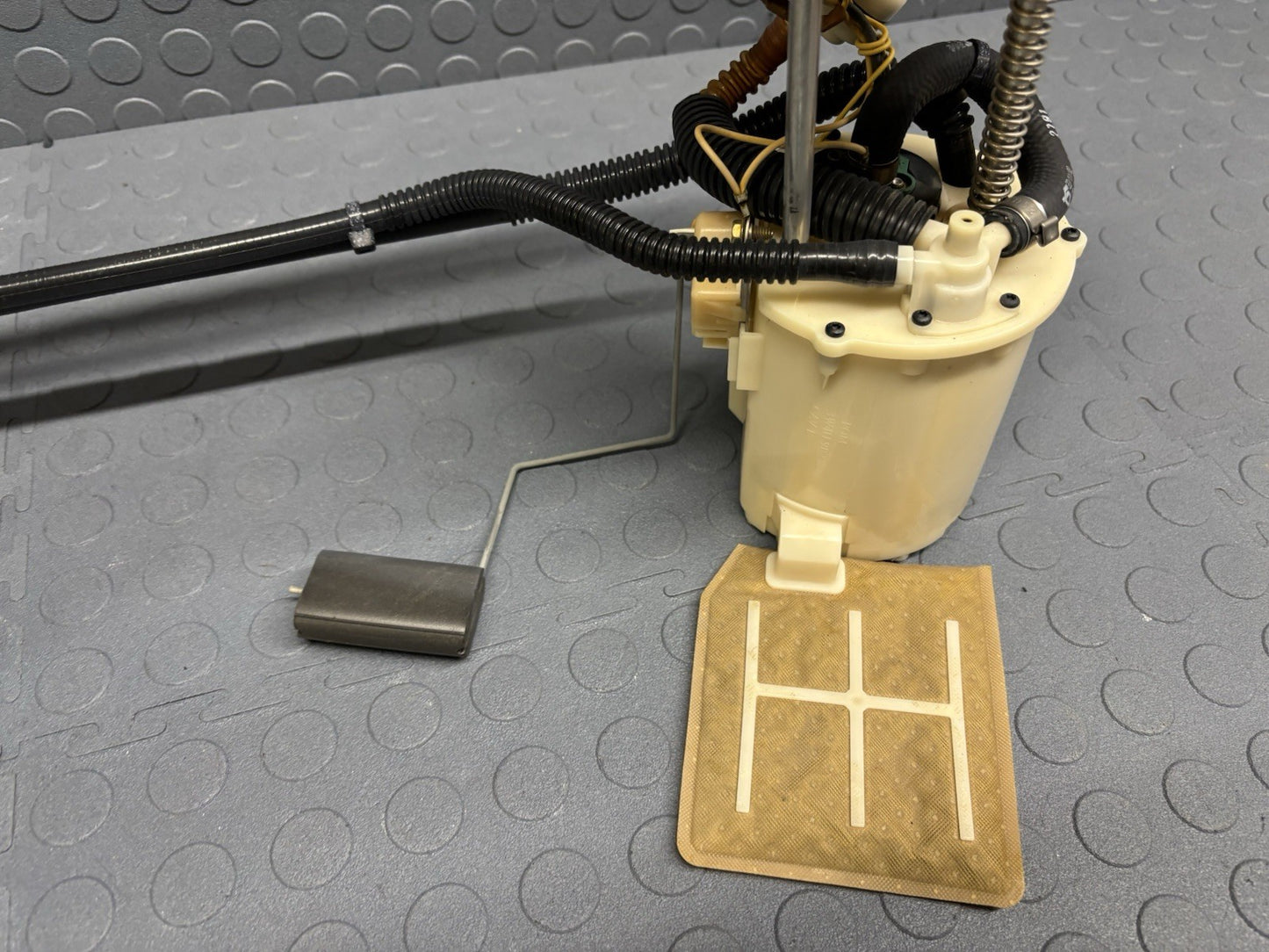 03-05 FORD THUNDERBIRD 3.9 LEFT RIGHT JET FUEL GAS TRANSFER PUMP SENDING UNIT