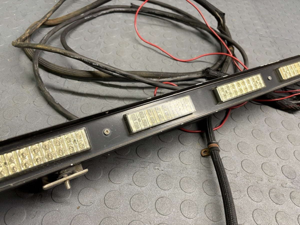 NARROWSTIK Amber ARROWSTIK PSE Directional Light 48" with Wiring Control Box