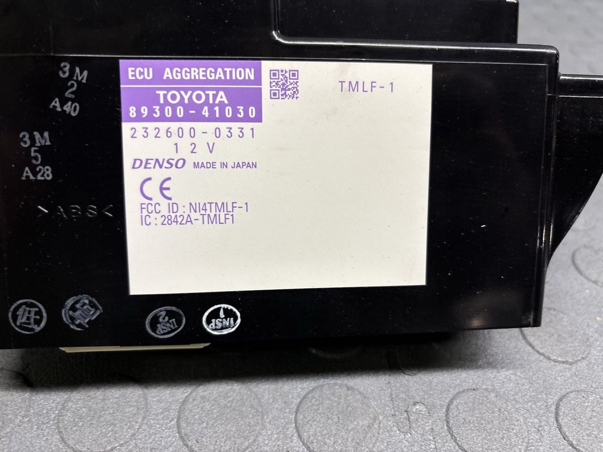 2011 Toyota Avalon Limited ECU Aggregation Box Module Computer 89300-41030