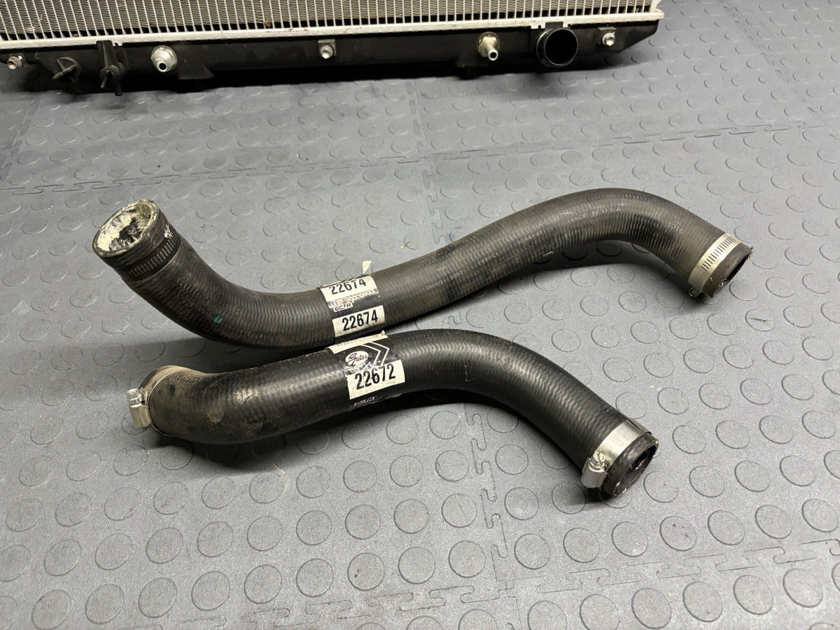 02-10 LEXUS SC430 Z40 CONVERTIBLE ENGINE COOLING RADIATOR WITH HOSES NICE