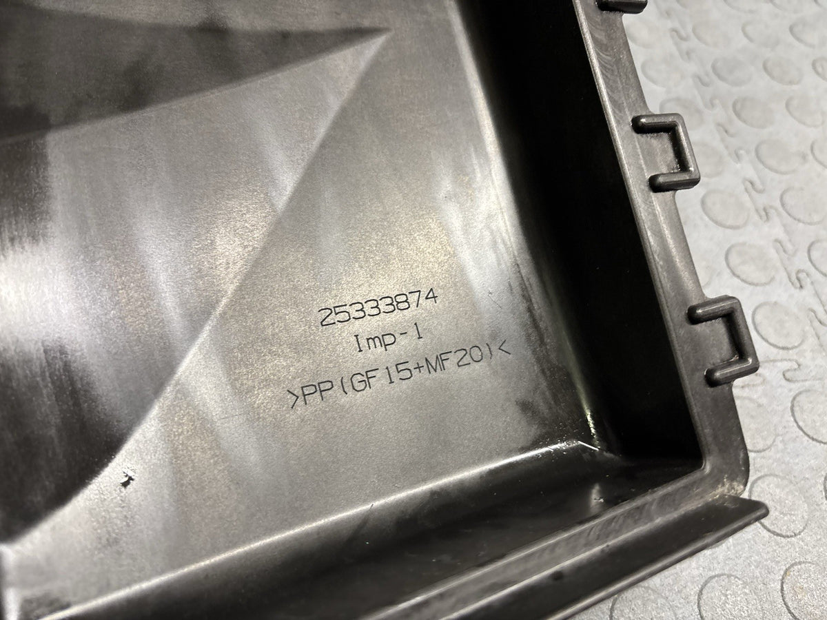 2004-2009 CADILLAC XLR LEFT DRIVER FRONT AIR INTAKE FILTER BOX COVER OEM