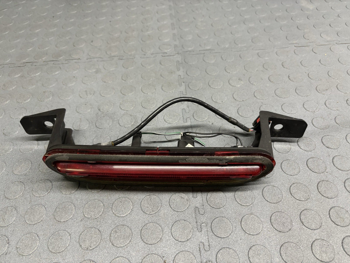 2015-2023 CHRYSLER 300 OEM THIRD BRAKE LIGHT TRUNK BUTTON BACKUP REVERSE CAMERA