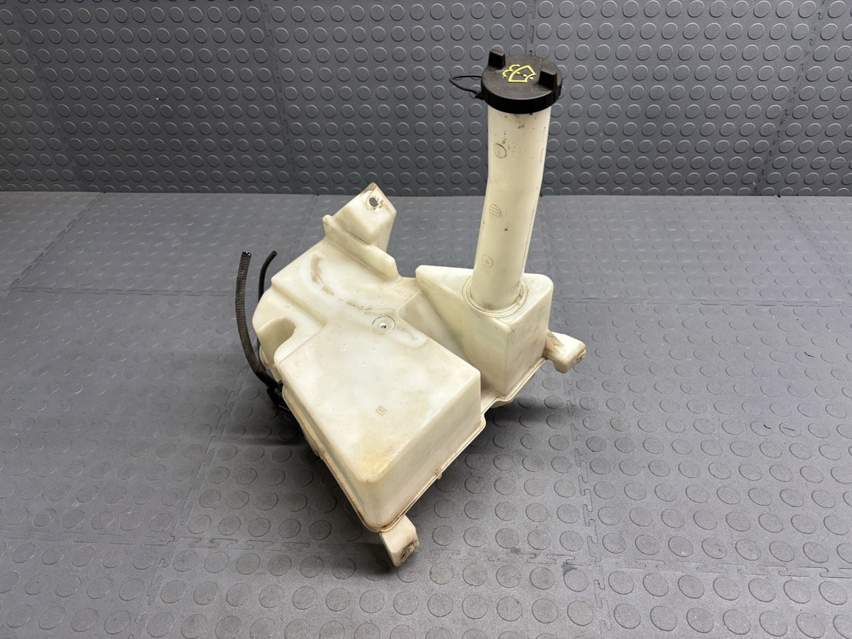 02-2005 FORD THUNDERBIRD TBIRD WINDSHIELD WASHER FLUID TANK RESERVOIR WITH PUMP
