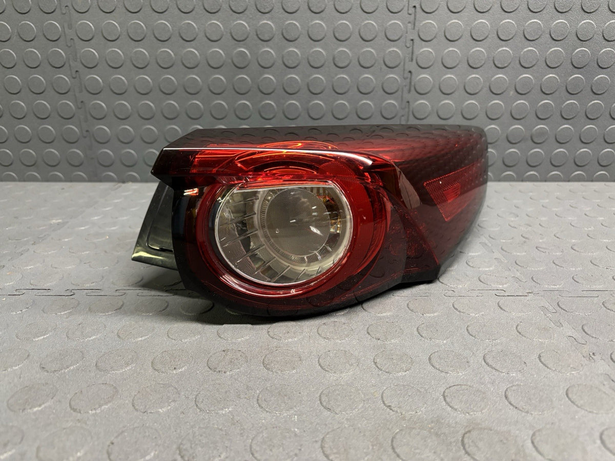 16-23 MAZDA CX-9 CX9 RIGHT PASSENGER SIDE OUTER TAILLIGHT TAIL LAMP