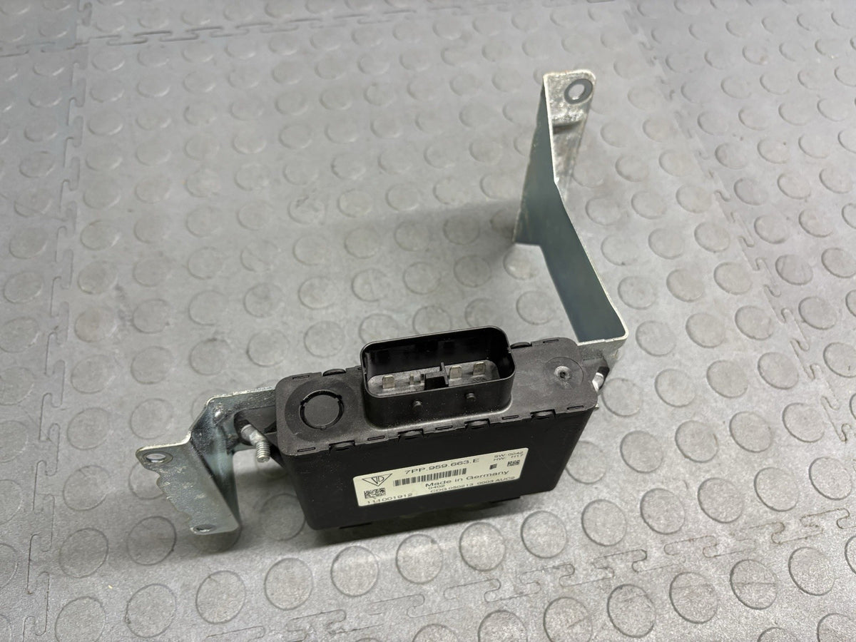 10-18 Porsche Panamera 970 Voltage Stabilizer Battery Control Module 7PP959663E