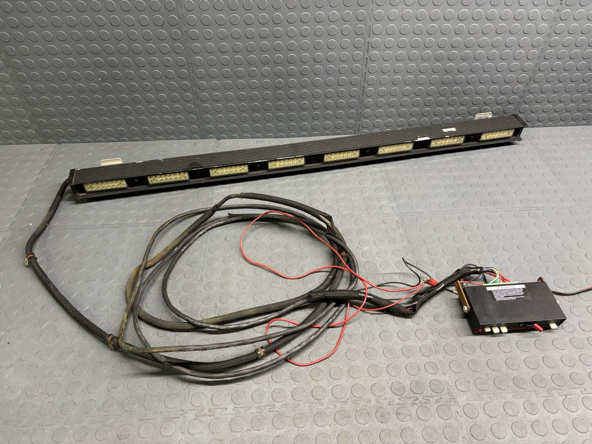 NARROWSTIK Amber ARROWSTIK PSE Directional Light 48" with Wiring Control Box