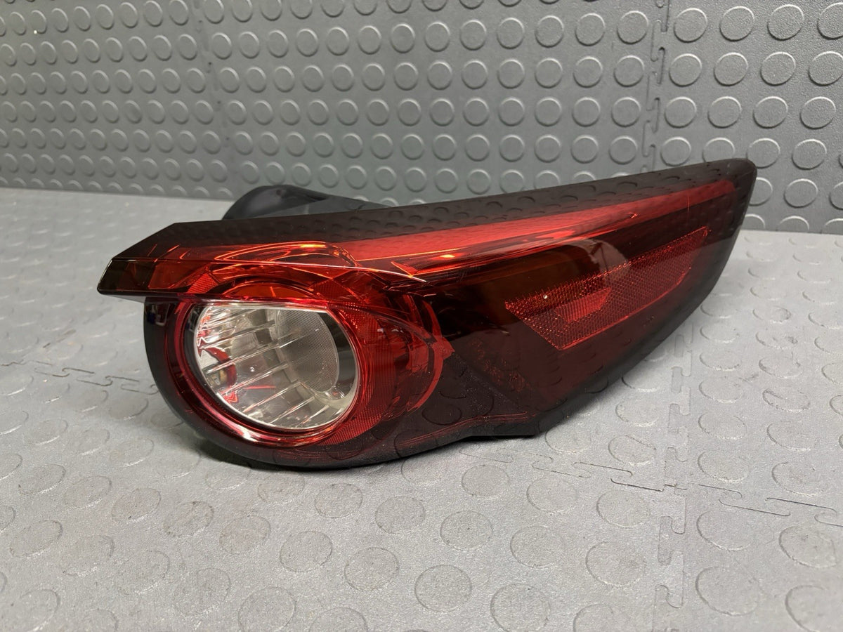 16-23 MAZDA CX-9 CX9 RIGHT PASSENGER SIDE OUTER TAILLIGHT TAIL LAMP