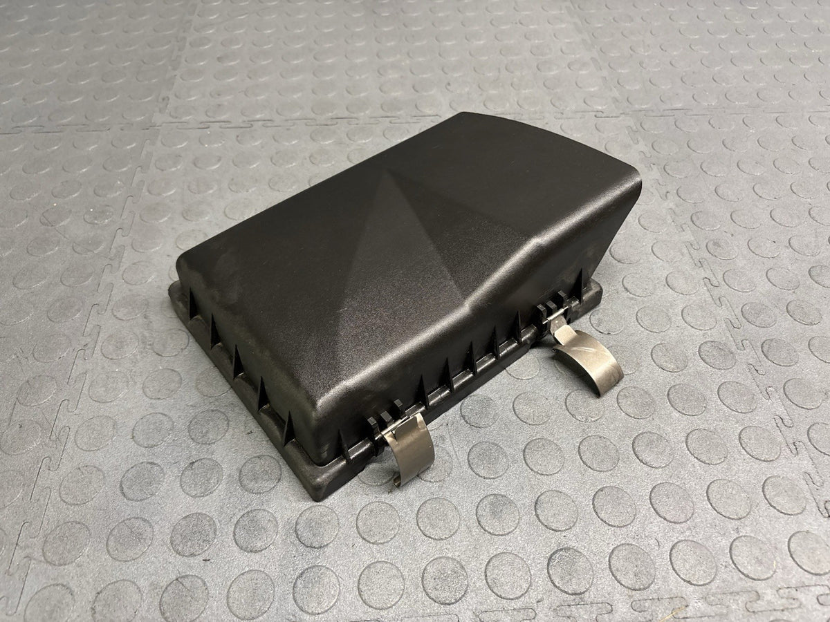 2004-2009 CADILLAC XLR LEFT DRIVER FRONT AIR INTAKE FILTER BOX COVER OEM
