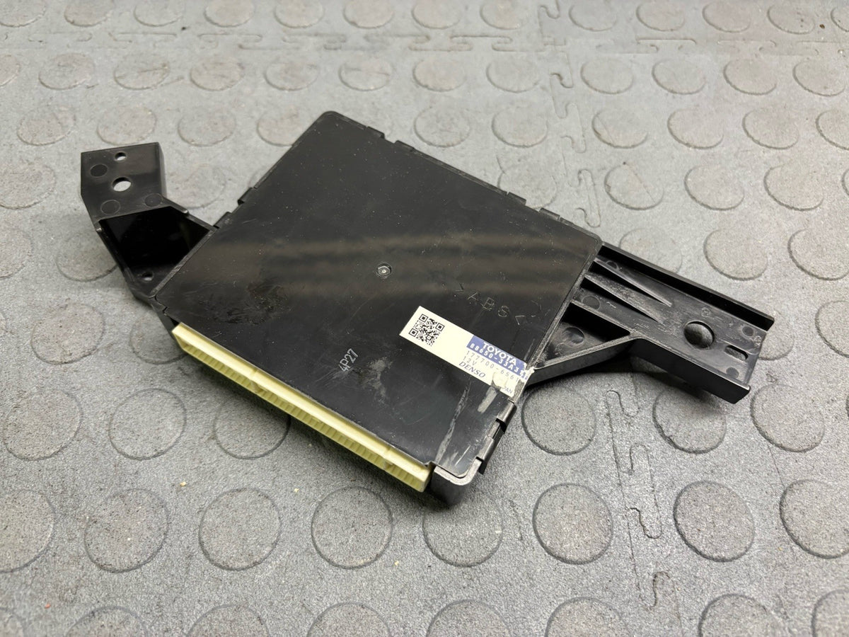 Lexus ES350 2010-2012 A/C Amplifier Temperature Control Module 88650-33A31 OEM