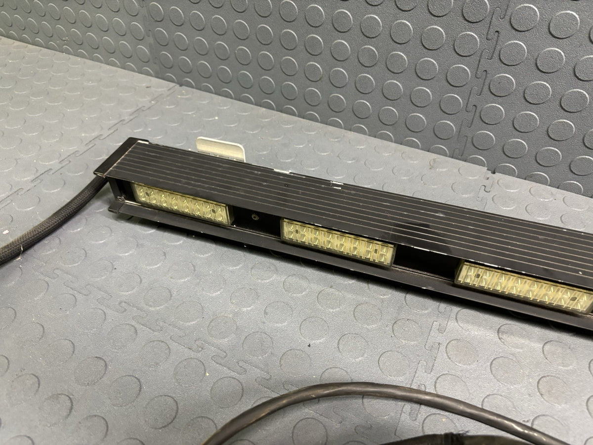 NARROWSTIK Amber ARROWSTIK PSE Directional Light 48" with Wiring Control Box