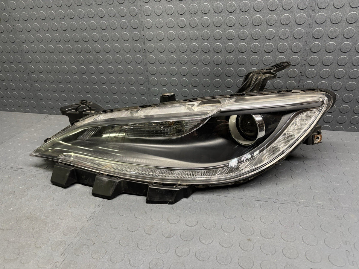 2015-2017 CHRYSLER 200 LEFT DRIVER HEADLIGHT XENON HID COMPLETE ALL TABS NICE!