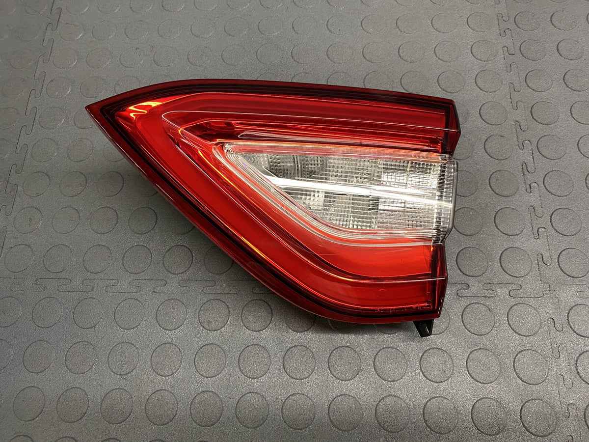 MASERATI LEVANTE REAR RIGHT SIDE INNER TAILLIGHT LIGHT LAMP OEM 2017 - 2020