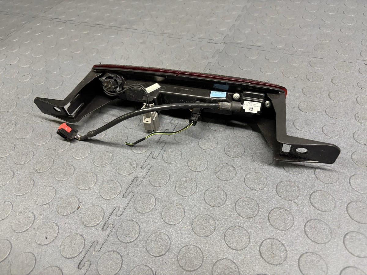 2015-2023 CHRYSLER 300 OEM THIRD BRAKE LIGHT TRUNK BUTTON BACKUP REVERSE CAMERA